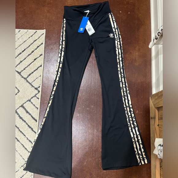 Womens Adidas Originals Leopard Luxe Trefoil Crew Sweatshirt and Pants “Set” - Picture 5 of 5